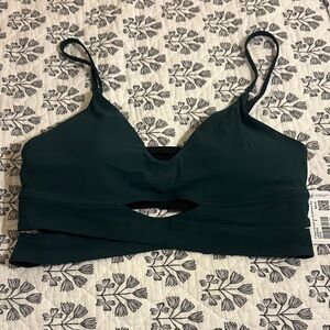 Lululemon Athletica V-Neck Crossover Underband Bra